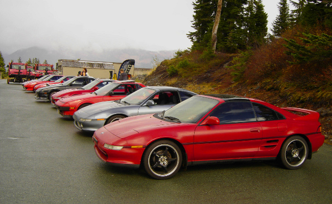 line of MR2s