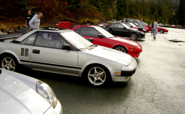 line of MR2s