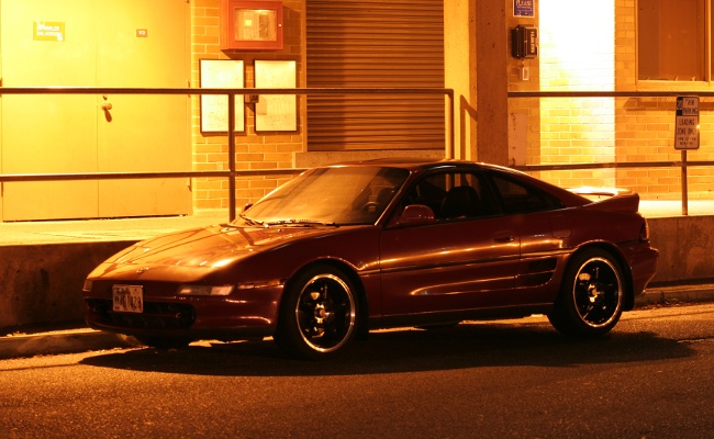 MR2 in incandescent light, side